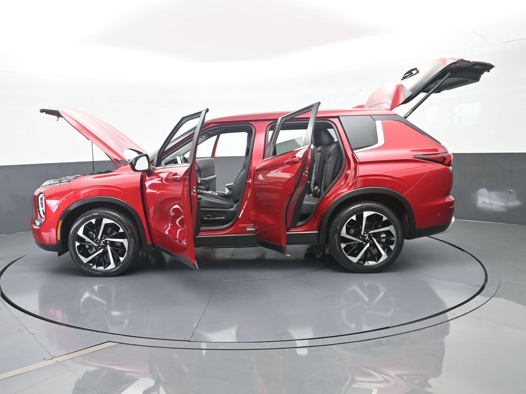 Used 2024 Red Mitsubishi SE Black Edition image 68