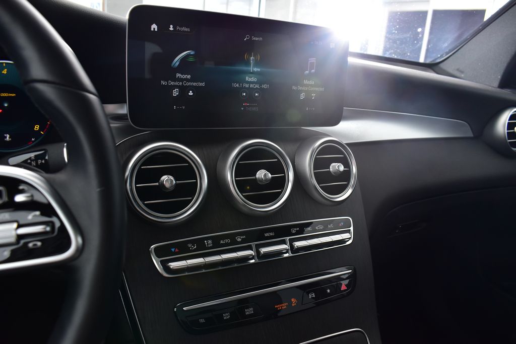 Thumbnail: 2022 Mercedes-Benz GLC - 18