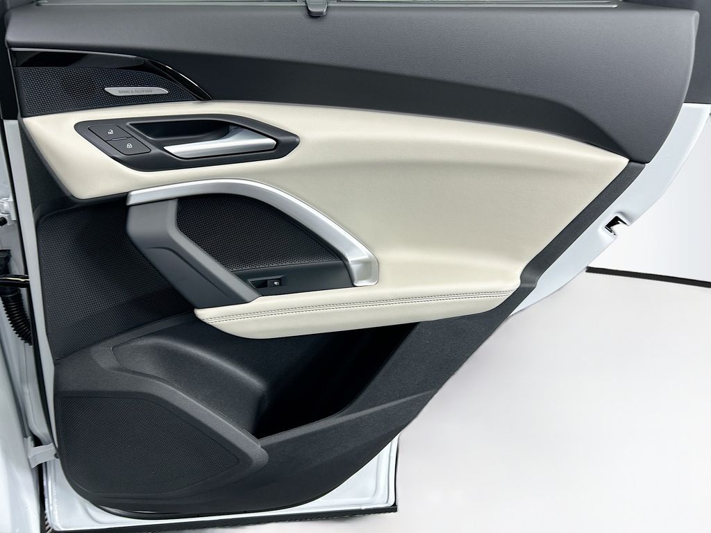 Thumbnail: 2025 Audi Q5 - 27