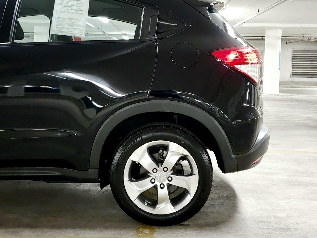 2021 Honda HR-V LX 17