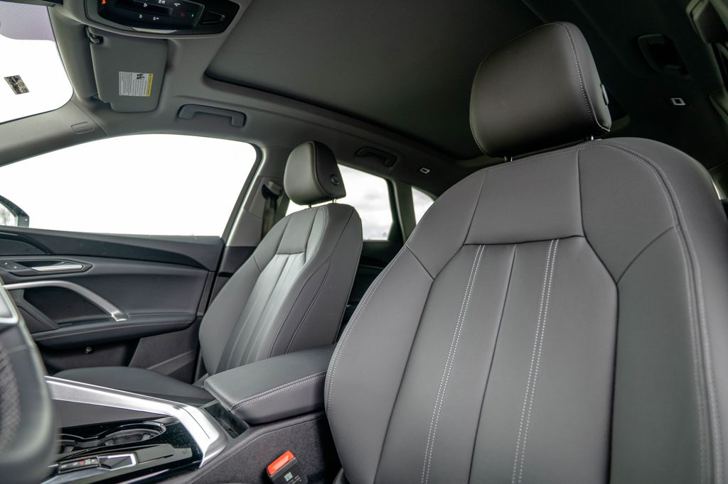 2025 Audi Q5 Premium - Photo 6
