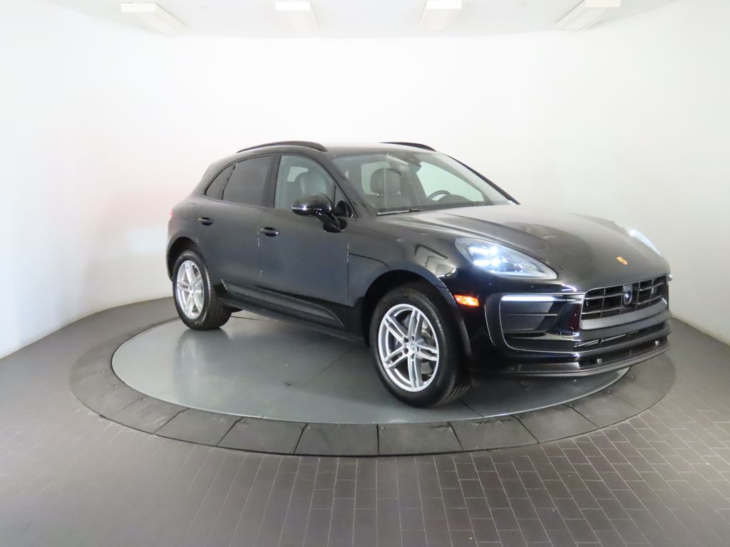 Thumbnail: 2026 Porsche Macan - 9
