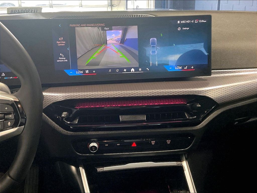 2025 BMW 3 Series — photo 18