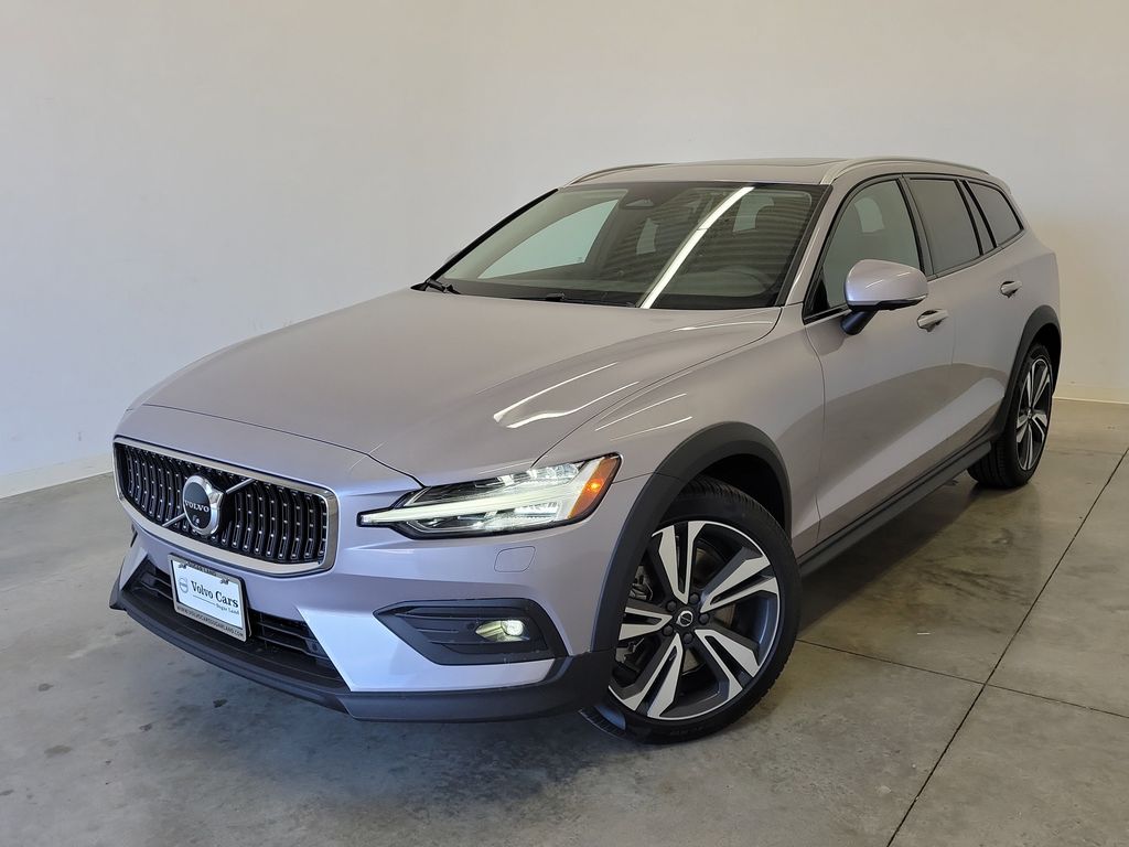 2026 Volvo V60 Cross Country B5 Plus AWD