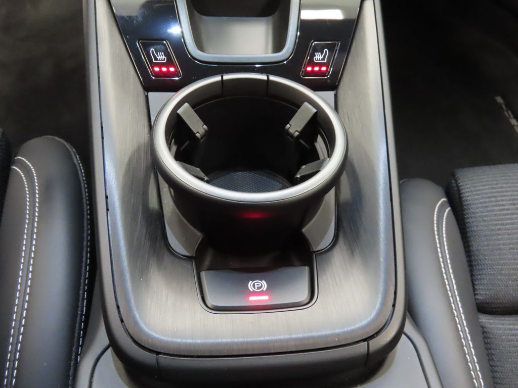 Thumbnail: 2023 Porsche 911 - 32