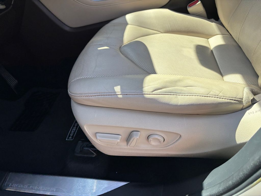 Used Car 2021 Toyota Highlander  Limited For Sale Under $30,000 In Austin, Texas