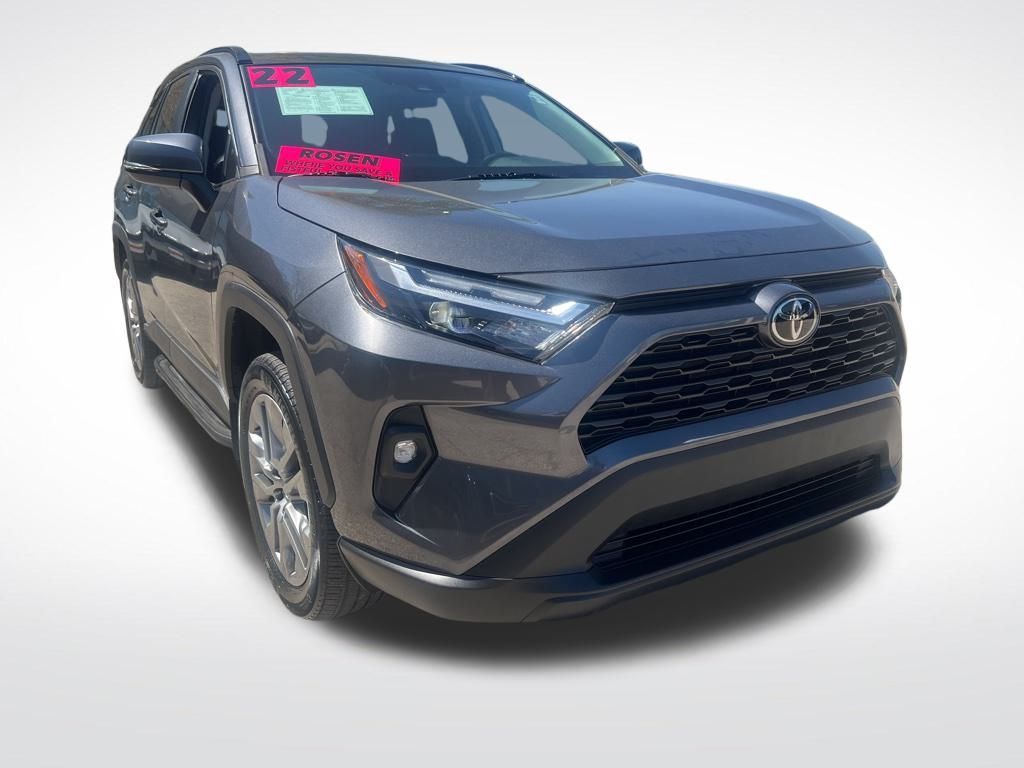 2022 Toyota RAV4 XLE Premium photo