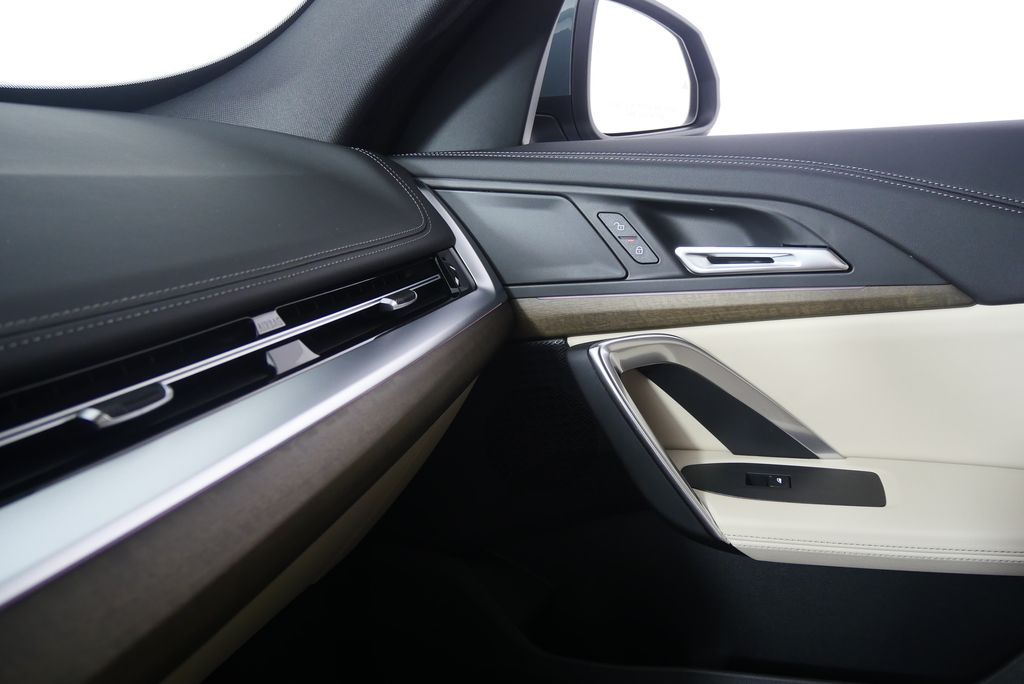 Thumbnail: 2025 BMW X1 - 23