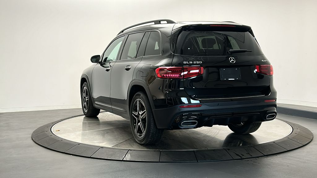 2025 Mercedes-Benz GLB 250 5