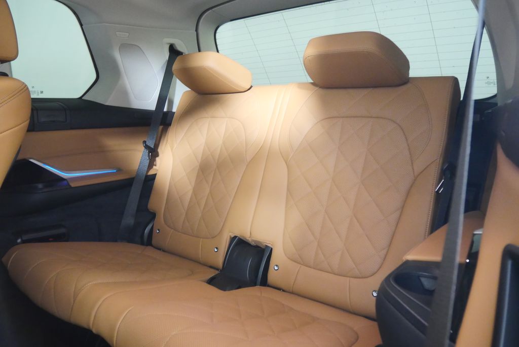 Thumbnail: 2025 BMW X7 - 17