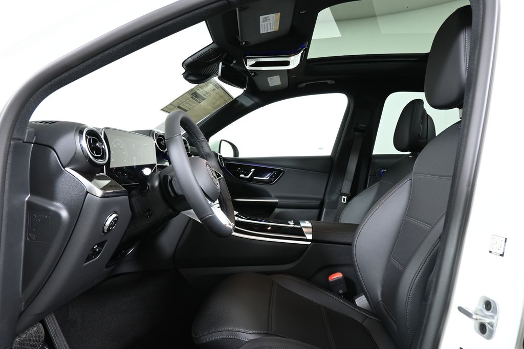 2025 Mercedes-Benz GLC 300 3