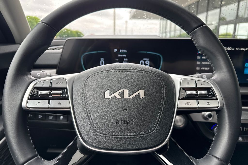 used 2025 Kia Telluride car, priced at $36,937