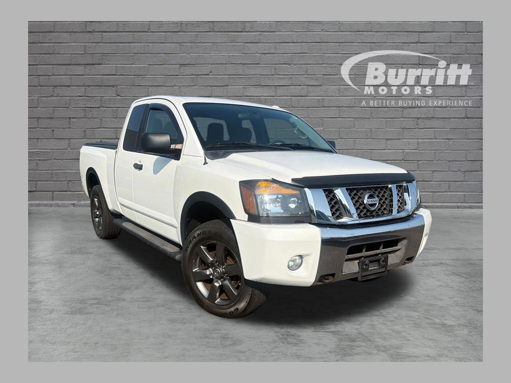 Glacier White 2015 Nissan Titan Pickup Truck Four-Wheel Drive 5-Speed Automatic