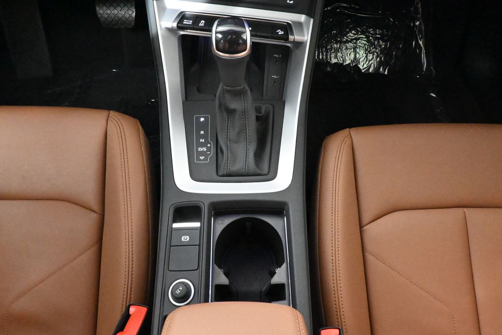 Thumbnail: 2025 Audi Q3 - 23