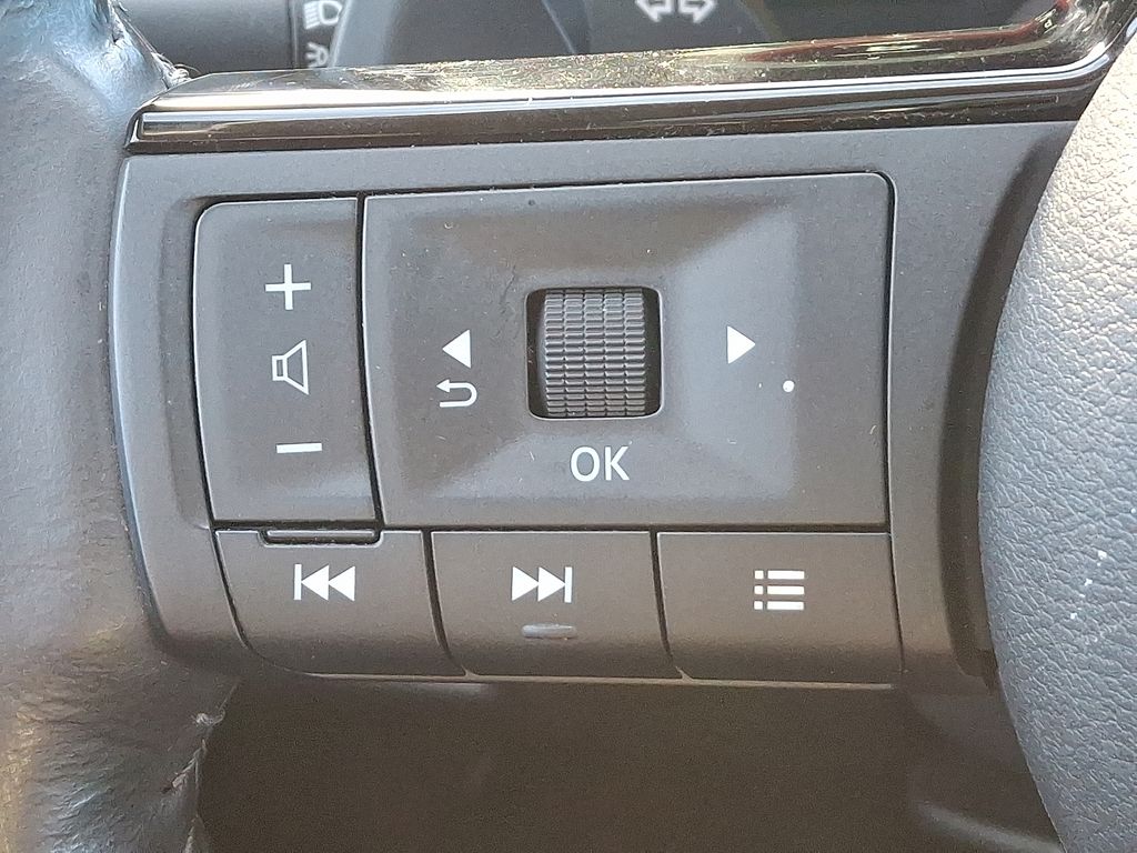 Thumbnail: 2022 Nissan Rogue - 22