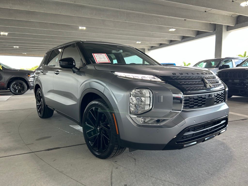 Used 2022 Mitsubishi Outlander Black Edition with VIN JA4J4UA87NZ069799 for sale in Miami, FL