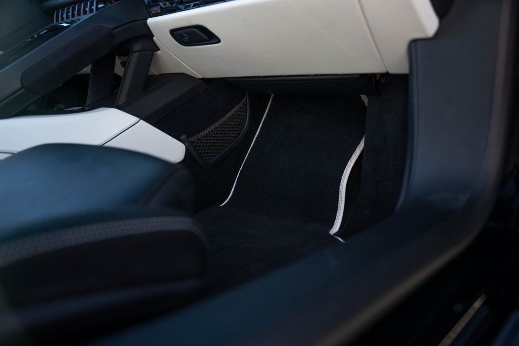 2021 Lamborghini Huracan EVO Spyder's photo
