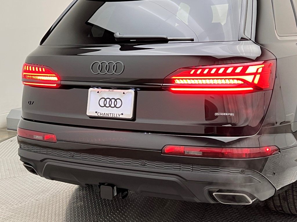 Thumbnail: 2026 Audi Q7 - 7