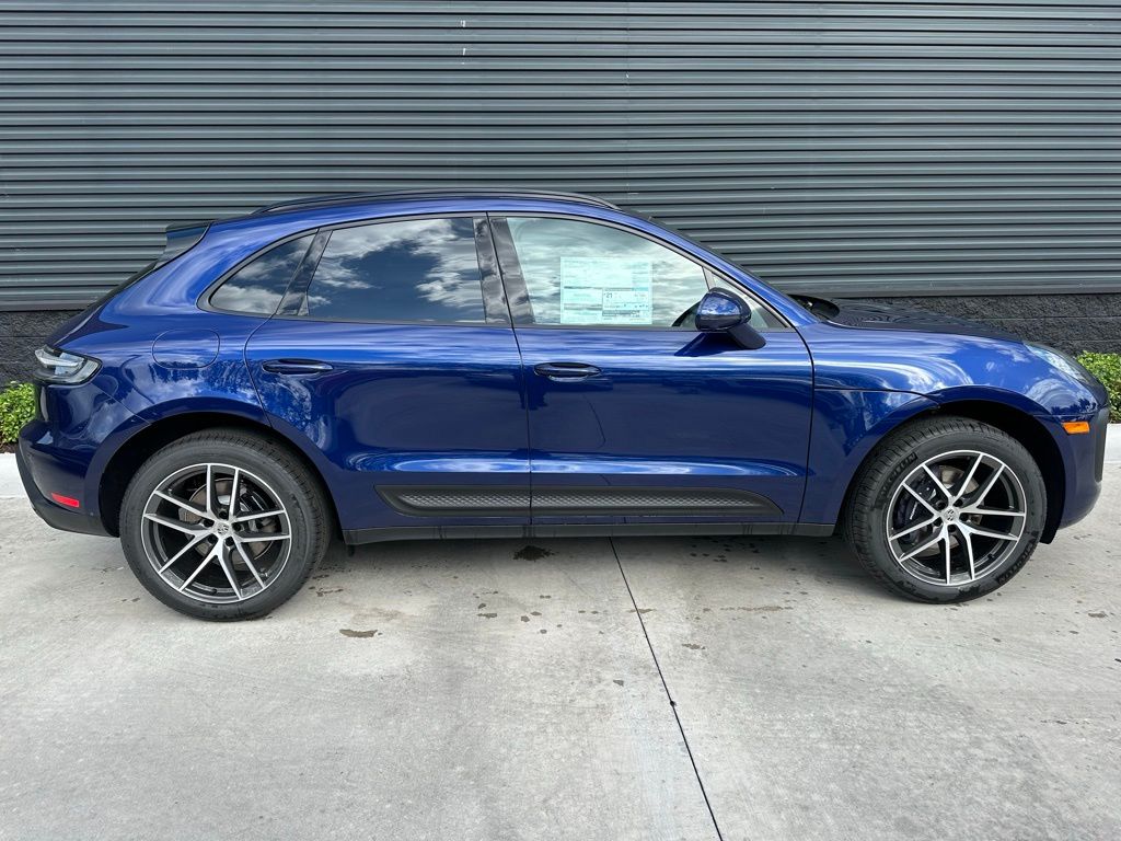 2025 Porsche Macan  8