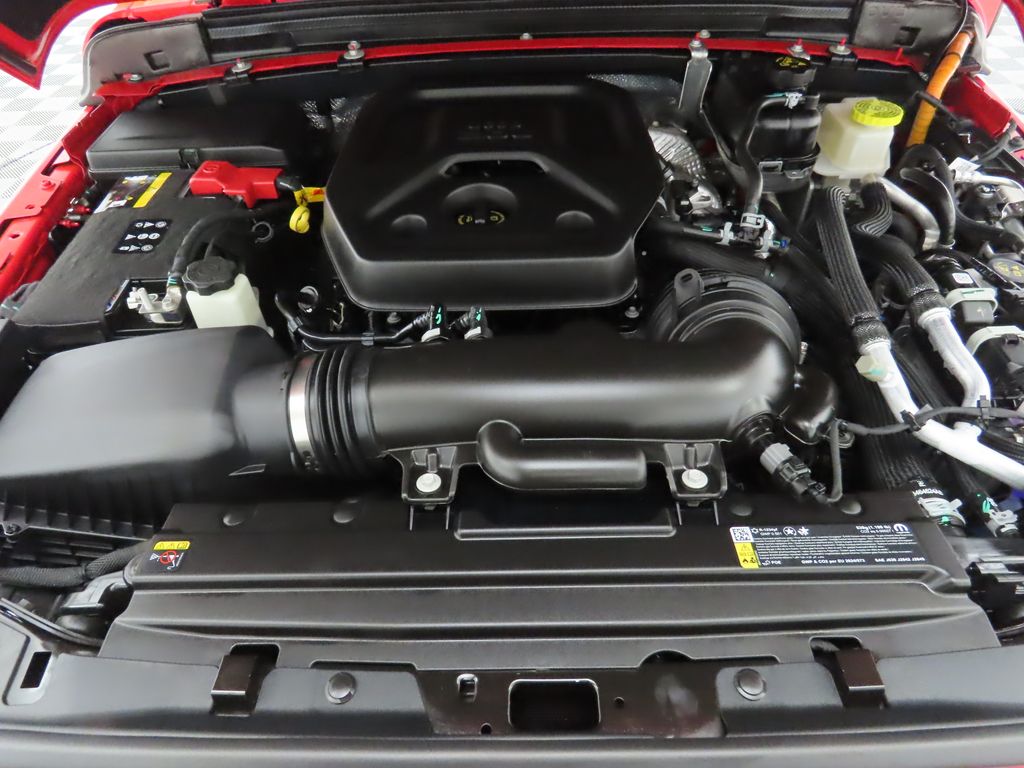 2025 Jeep Wrangler Sahara 4xe 32