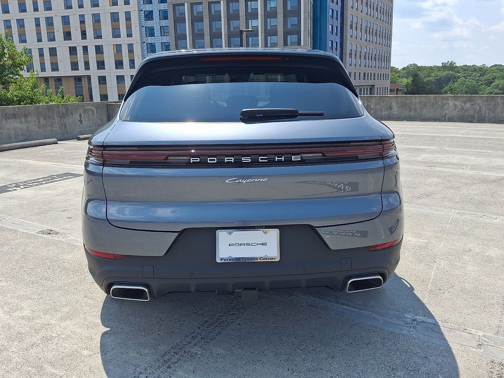 Thumbnail: 2026 Porsche Cayenne - 9
