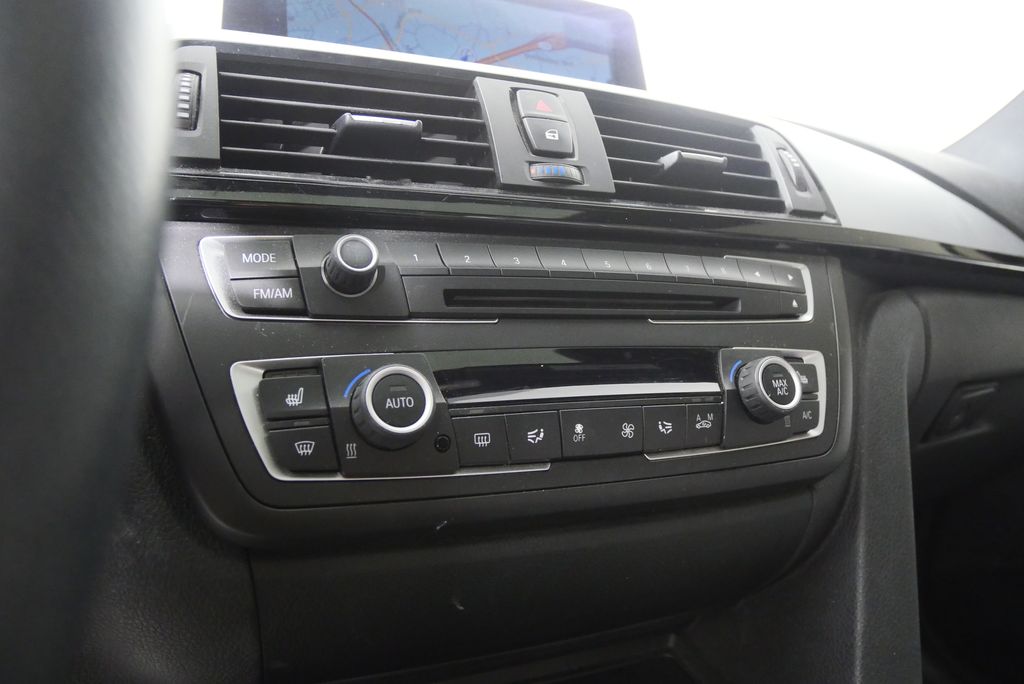 Thumbnail: 2013 BMW 3 Series - 18