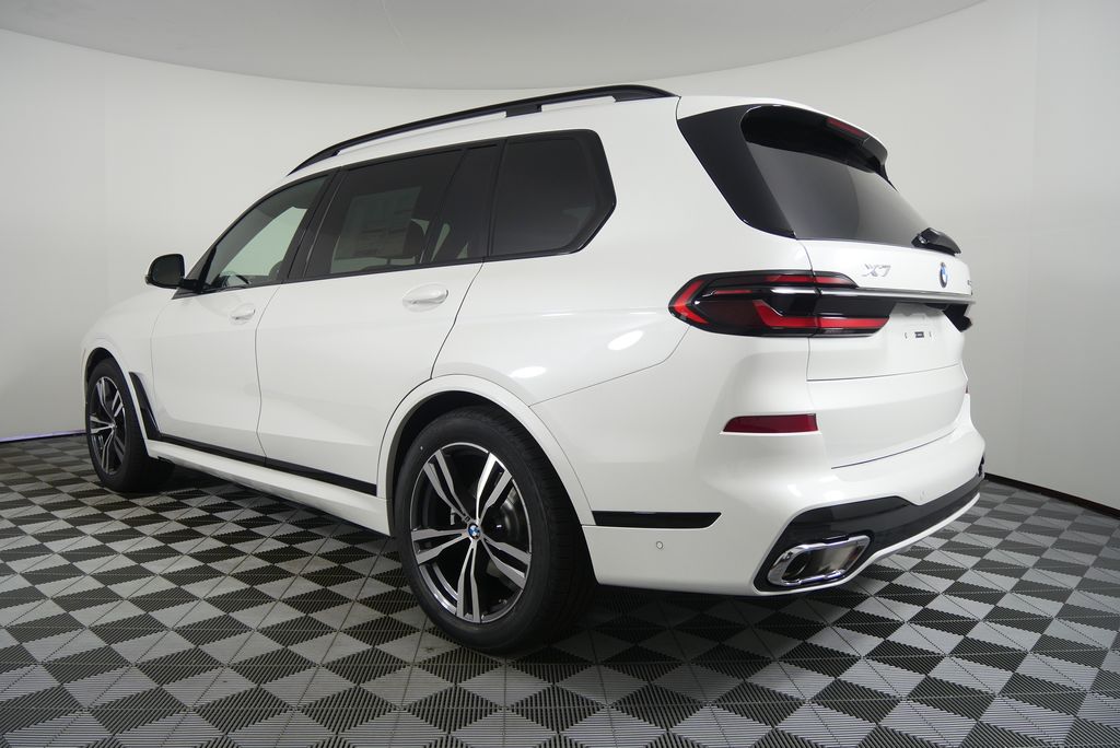 Thumbnail: 2026 BMW X7 - 5