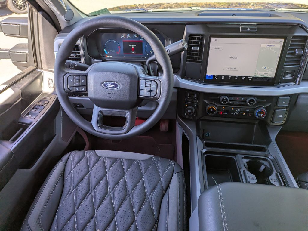 2026 Ford F-250 Super Duty Black Widow