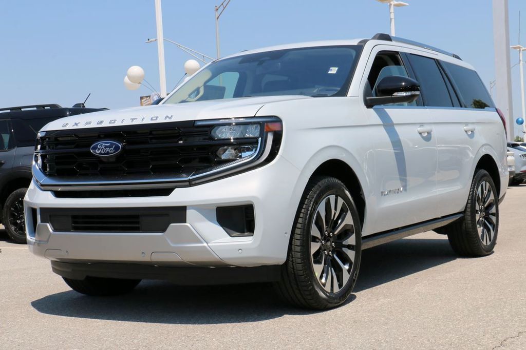 Space Silver Metallic 2026 Ford Expedition Platinum 4WD SUV / Crossover Four-Wheel Drive Automatic