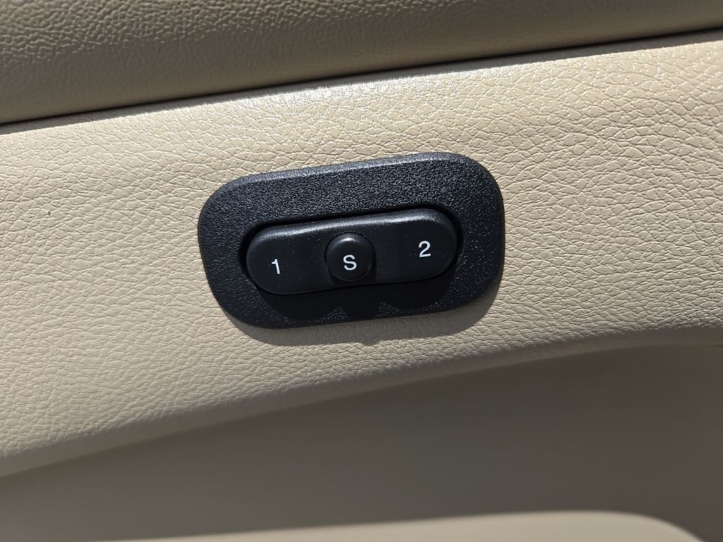 2017 Jeep Grand Cherokee Limited Edition 24
