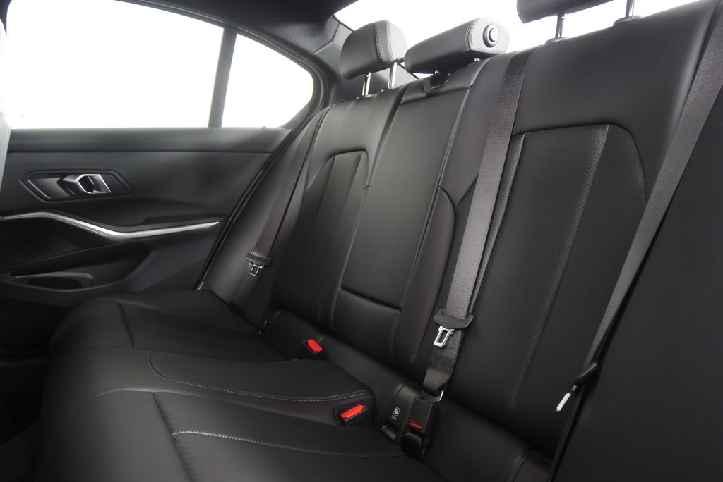 Thumbnail: 2026 BMW 3 Series - 16