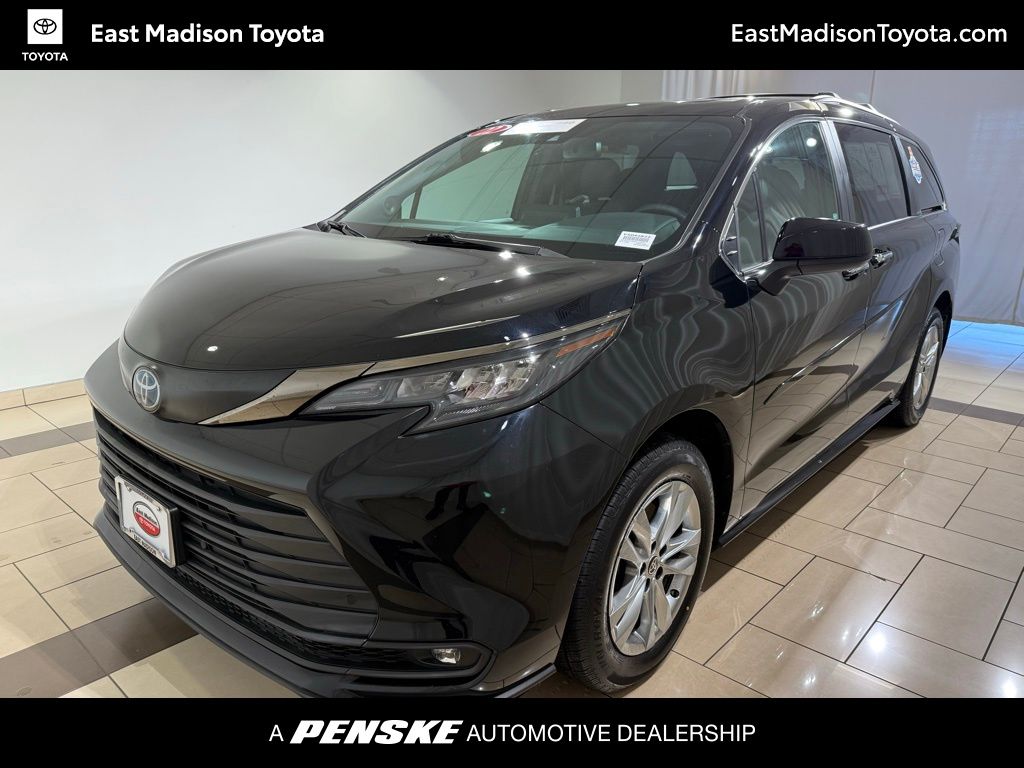 2022 Toyota Sienna L -
                Madison, WI