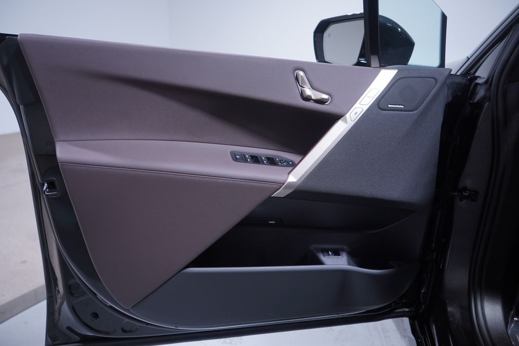 Thumbnail: 2026 BMW iX - 15