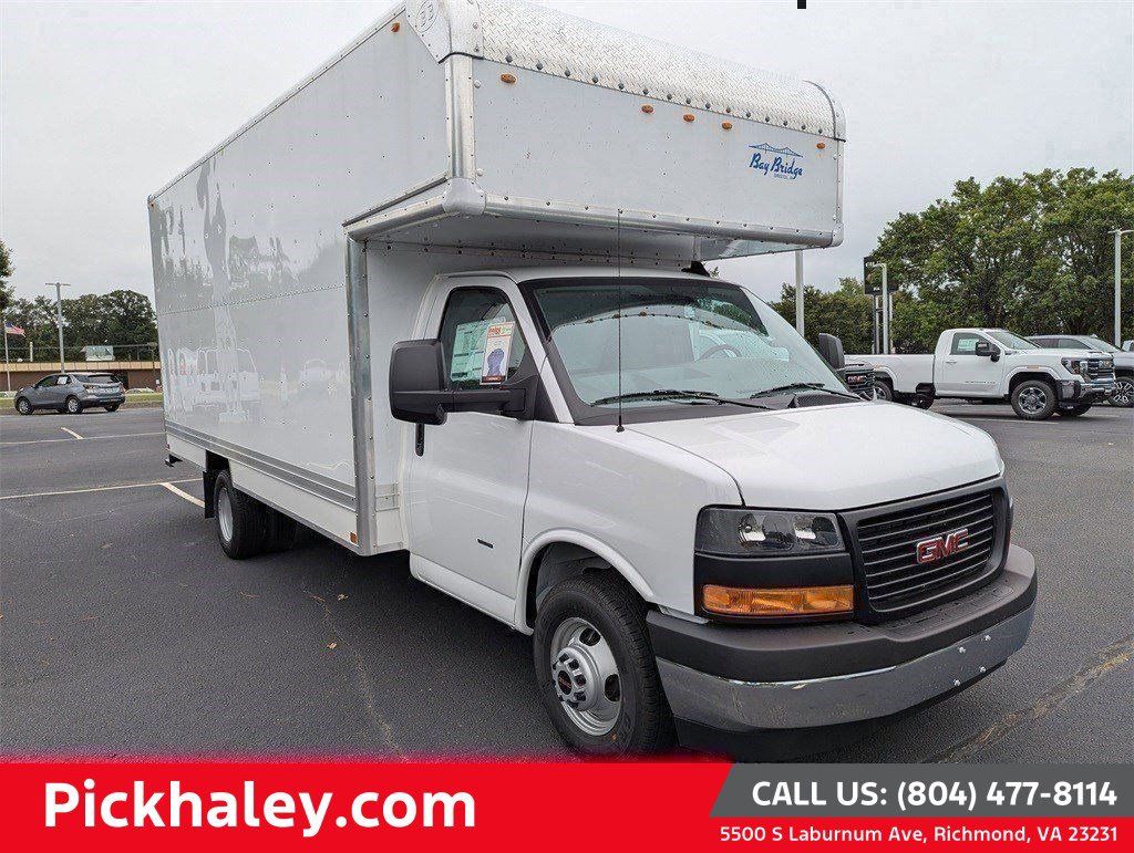 Summit White 2025 GMC Savana Chassis 3500 177 Cutaway RWD Van Rear-Wheel Drive 8-Speed Automatic