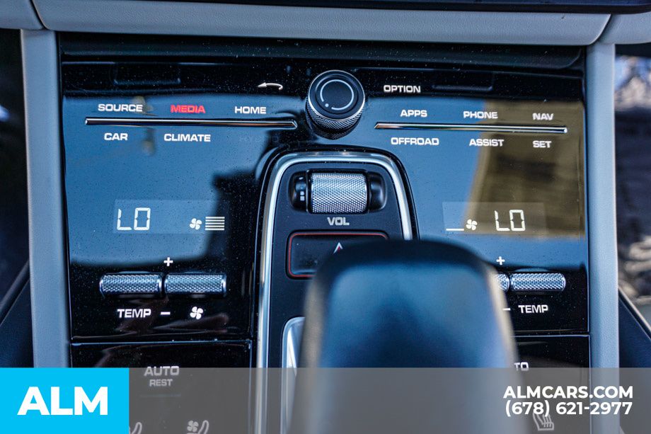 Used 2023 Blue Porsche Base image 41