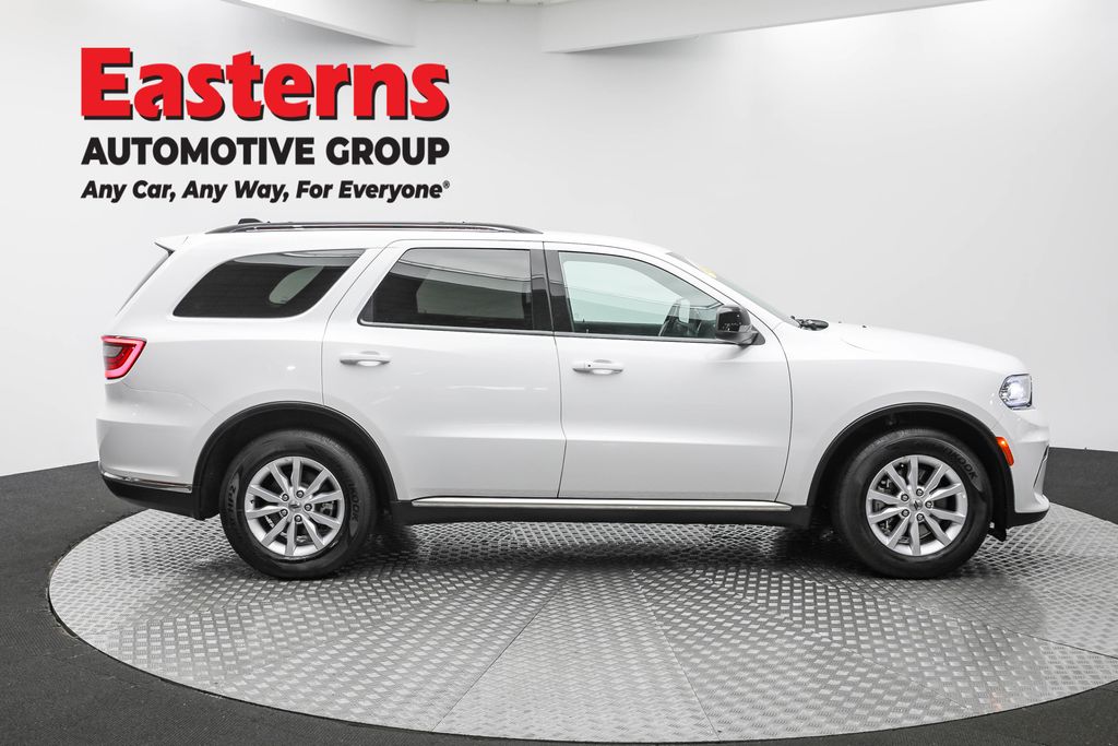 Used 2023 White Dodge SXT image 4