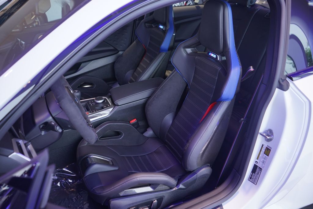 Thumbnail: 2025 BMW M2 - 8