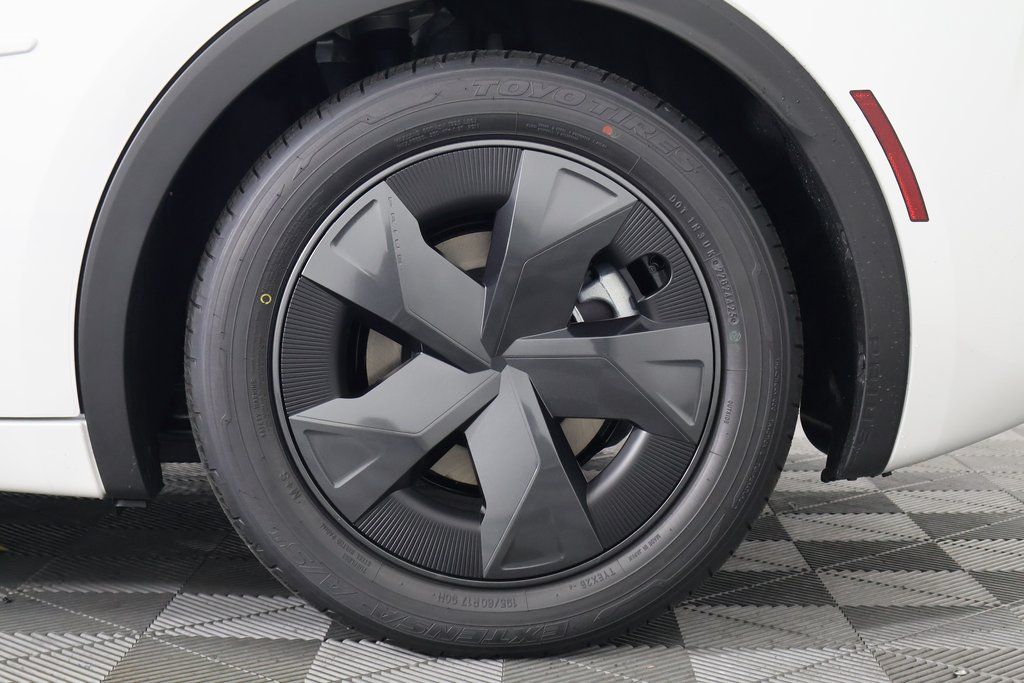 Thumbnail: 2026 Toyota Prius - 10