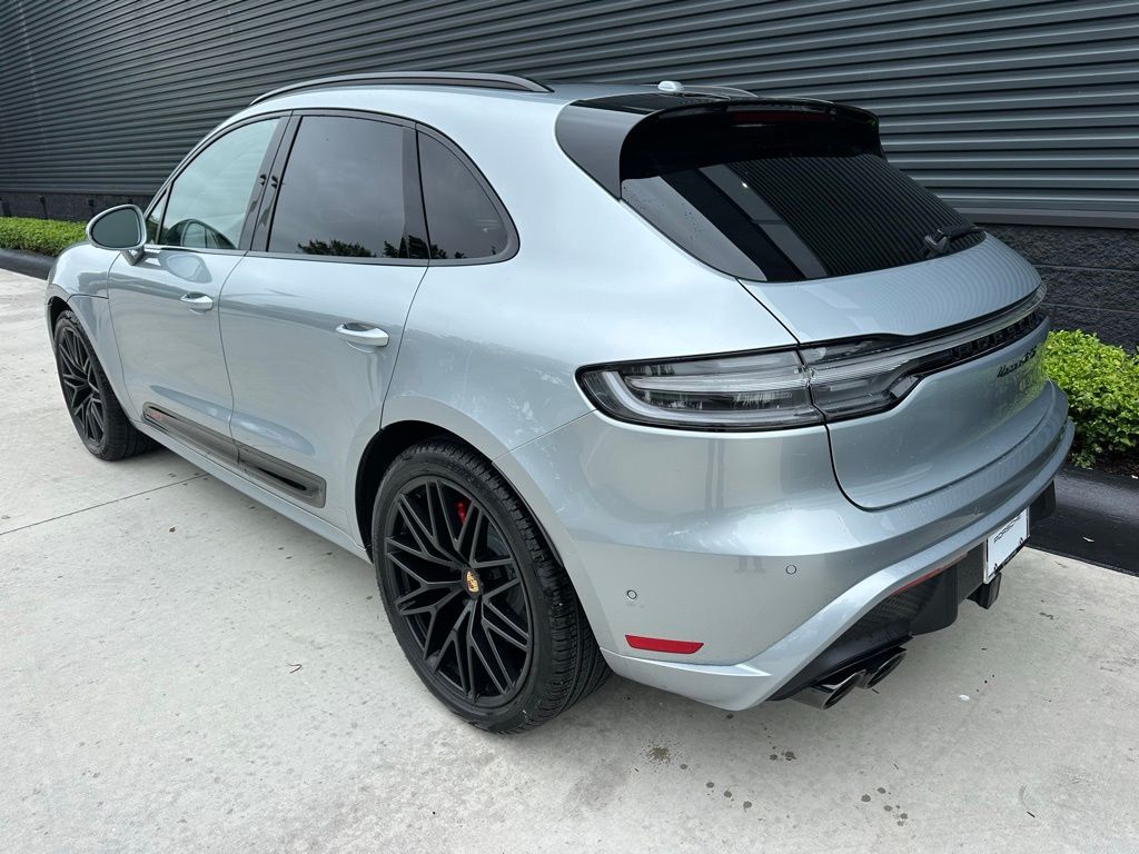 Thumbnail: 2025 Porsche Macan - 3