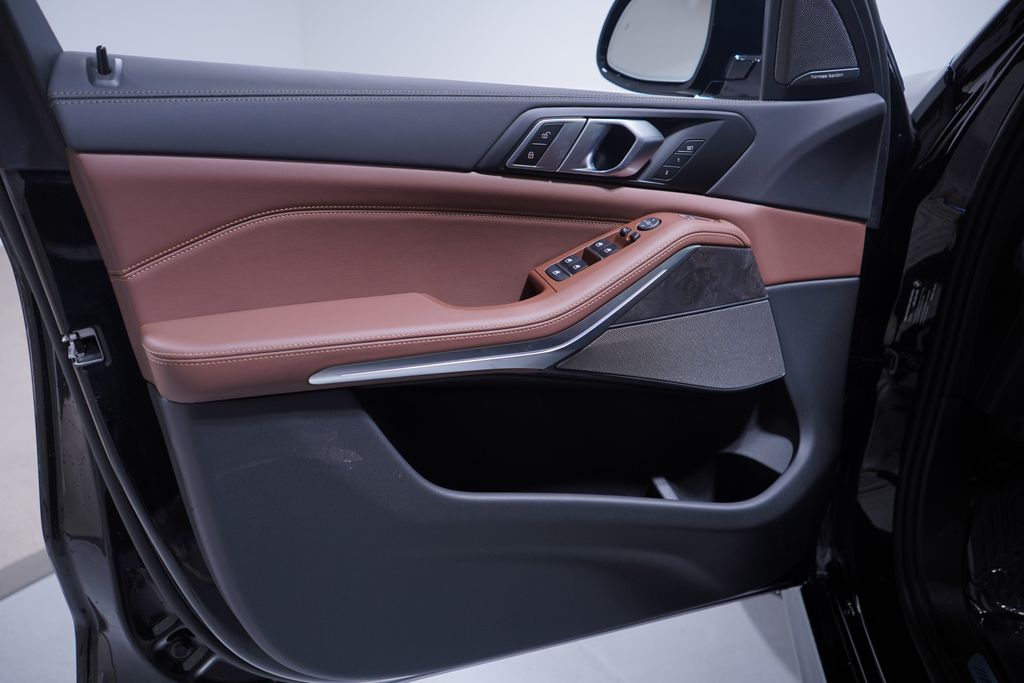 Thumbnail: 2026 BMW X5 - 10