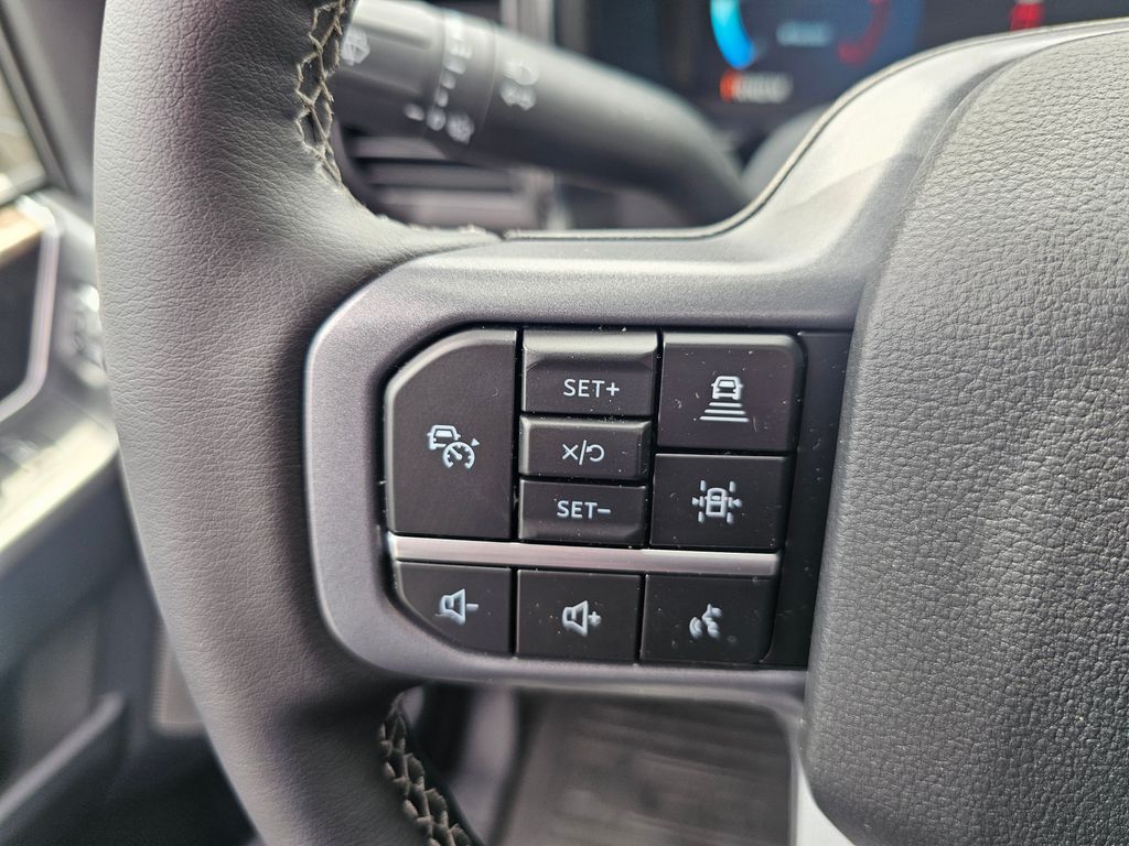 New 2025 White Ford Lariat image 33