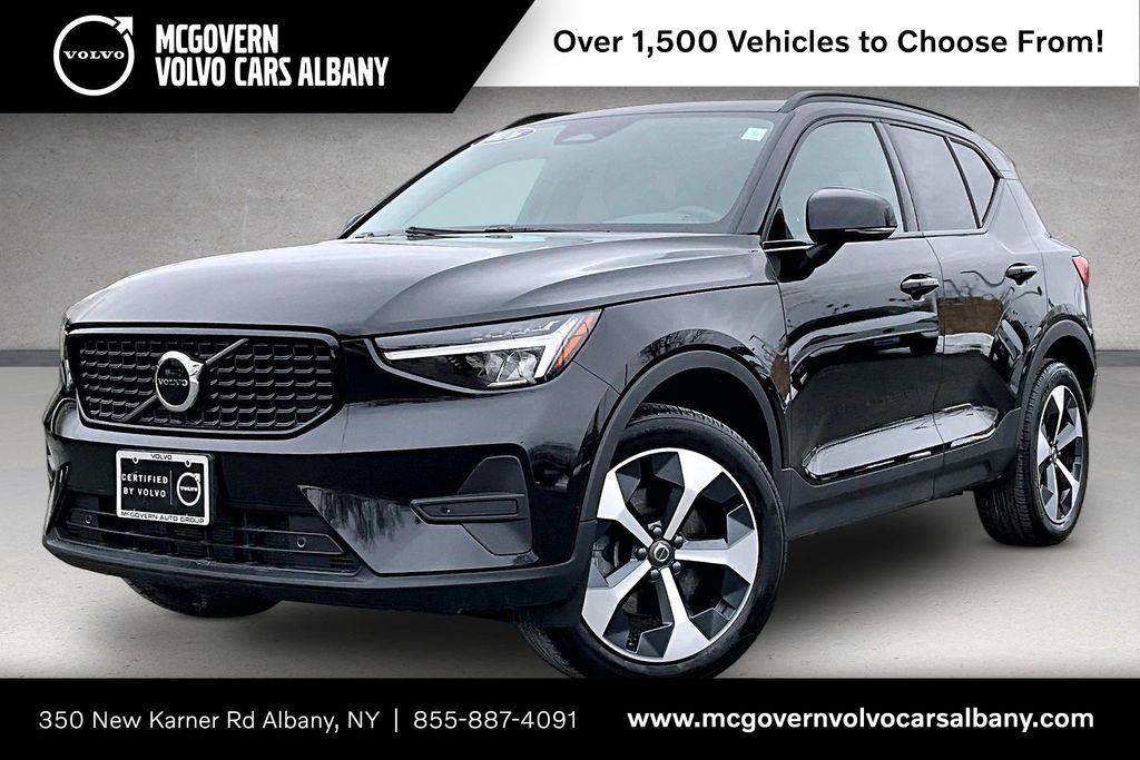 2026 Volvo XC40 B5 Core AWD