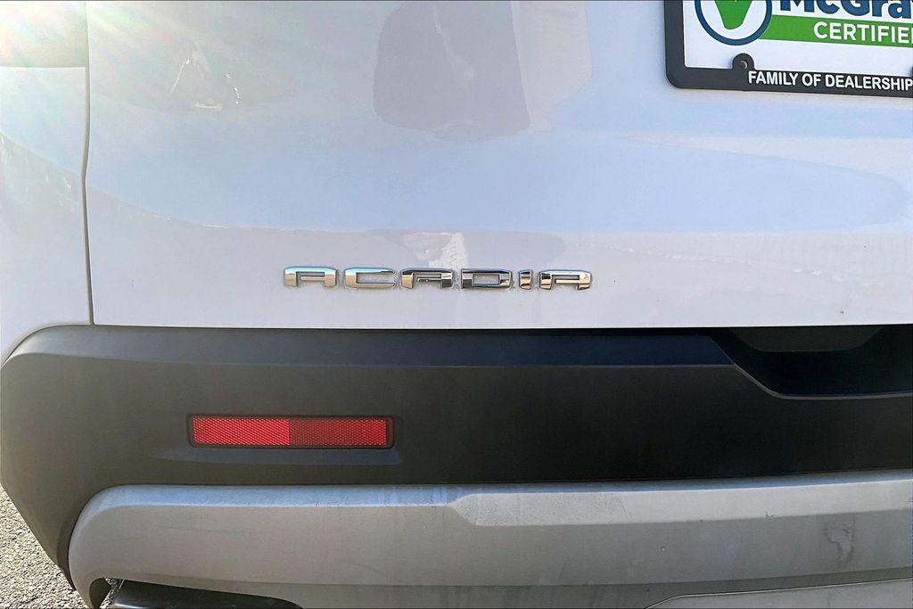 Certified Used 2023 White GMC SLT image 23