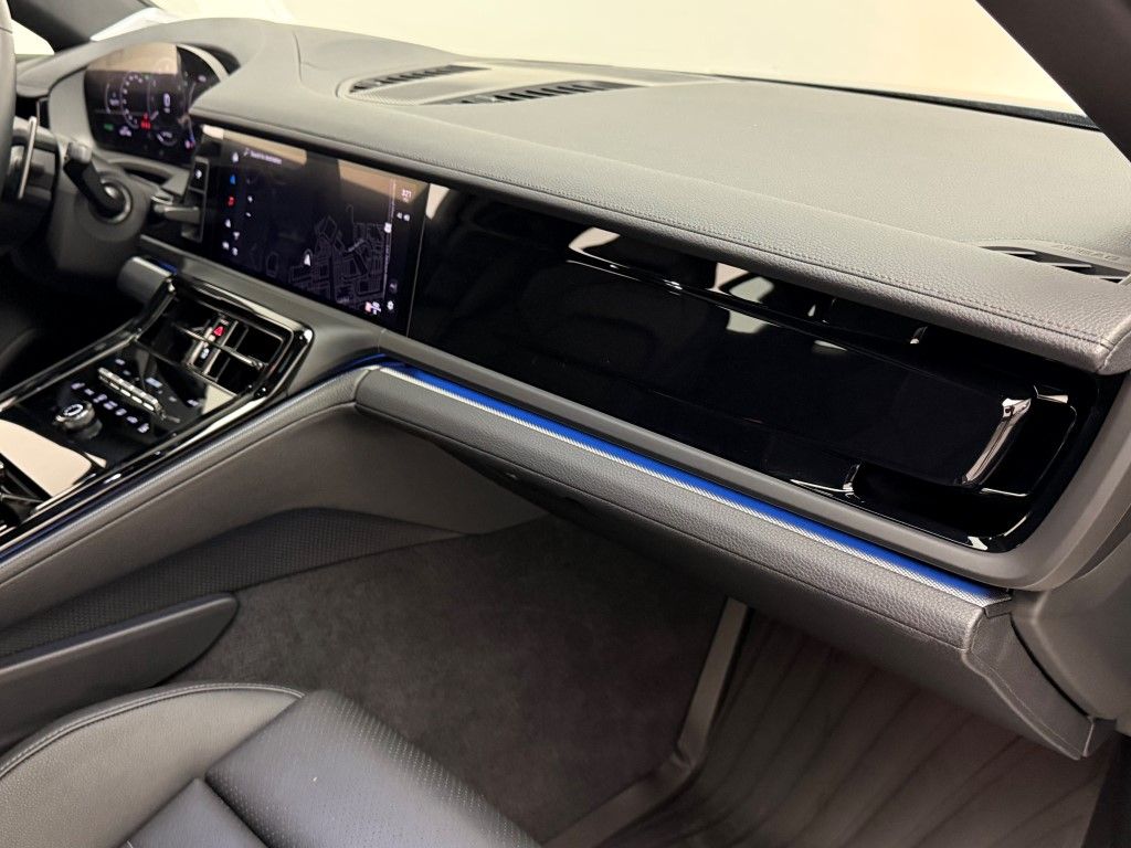 Thumbnail: 2025 Porsche Panamera - 23