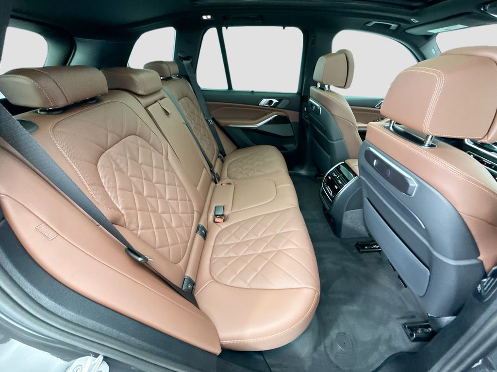 Thumbnail: 2026 BMW X5 - 21