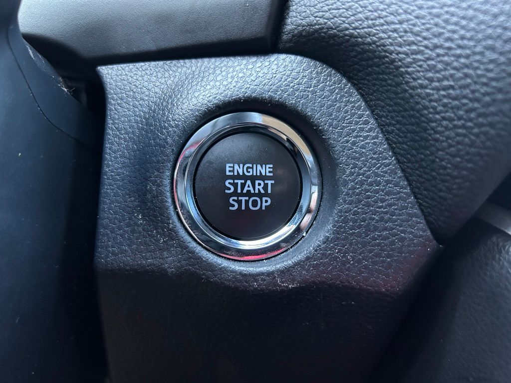 2023 Toyota RAV4 XLE 26