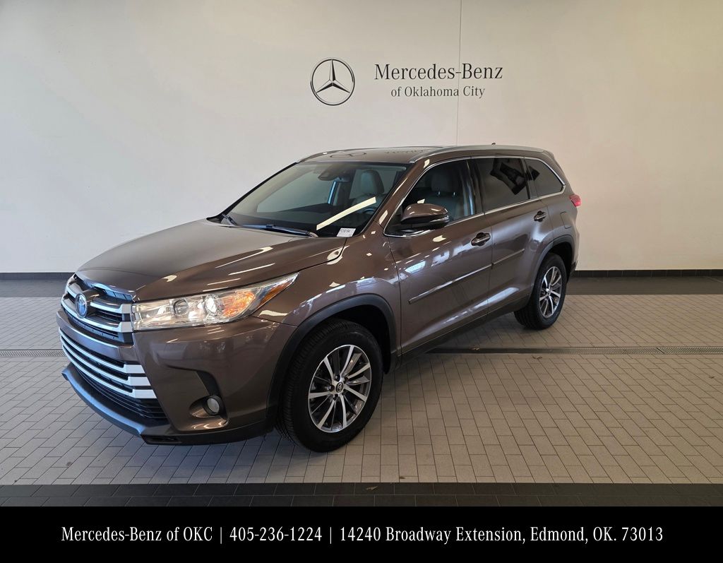 2019 Toyota Highlander XLE's photo