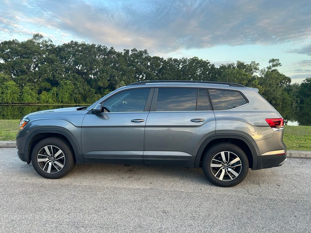 Thumbnail: 2022 Volkswagen Atlas - 3