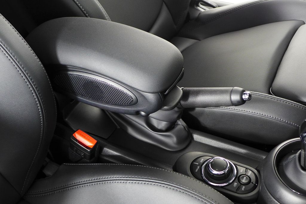 Thumbnail: 2023 MINI Cooper - 17