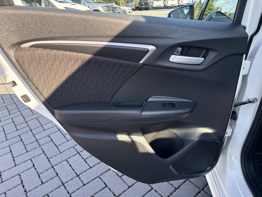 Used 2018  Honda Sport image 23